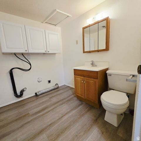 8408 S FOXBRIDGE CIR, Midvale, UT 84047