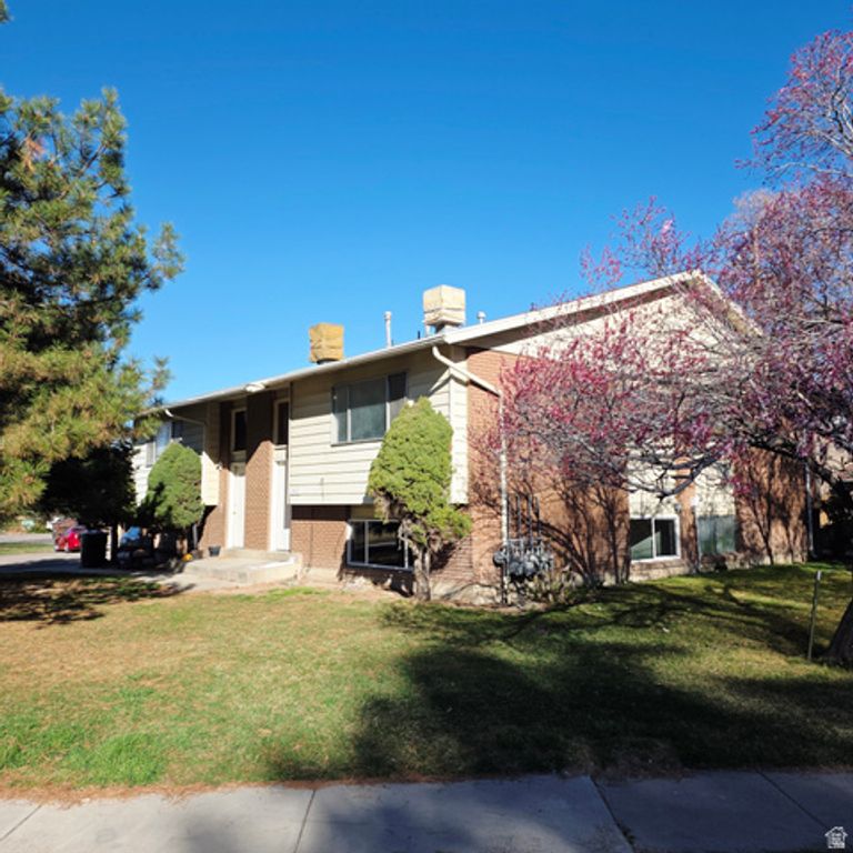 8408 S FOXBRIDGE CIR, Midvale, UT 84047