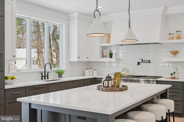 340 HIDDEN RIVER RD, Penn Valley, PA 19072