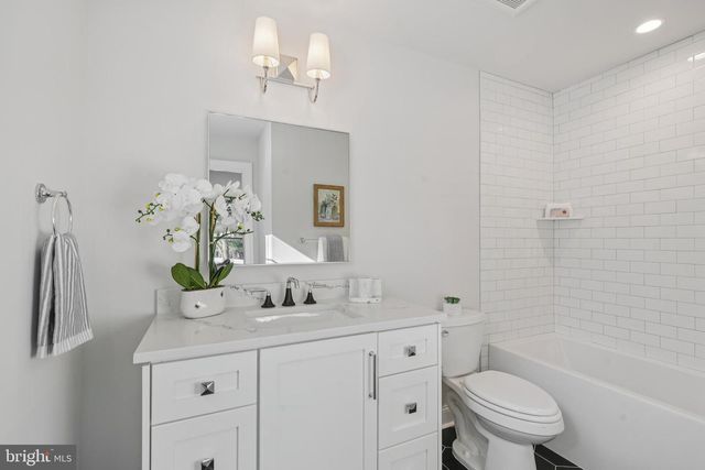 340 HIDDEN RIVER RD, Penn Valley, PA 19072