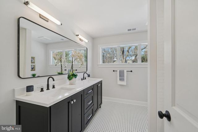 340 HIDDEN RIVER RD, Penn Valley, PA 19072