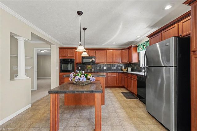 190 Pondview Drive, Reidsville, NC 27320