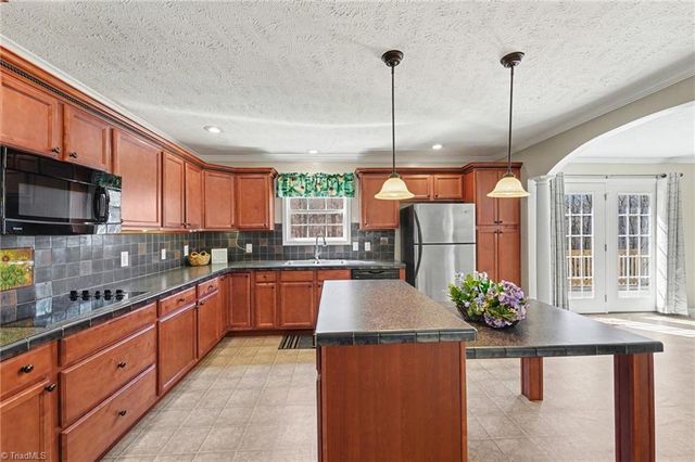 190 Pondview Drive, Reidsville, NC 27320