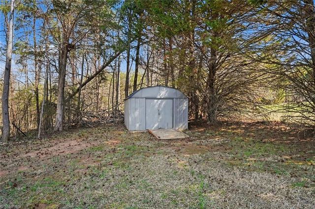 190 Pondview Drive, Reidsville, NC 27320