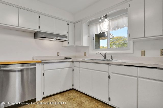 4311 Woodhaven Drive, Lansing, MI 48917