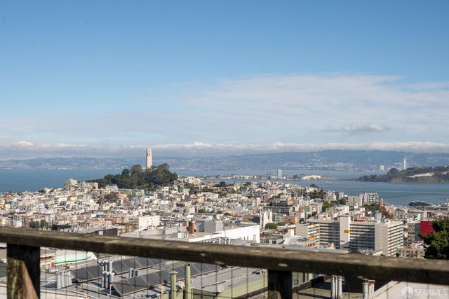 1441 Jones Street 301, San Francisco, CA 94109