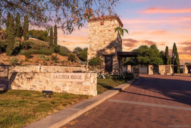 3228 Sitio Montecillo, Carlsbad, CA 92009
