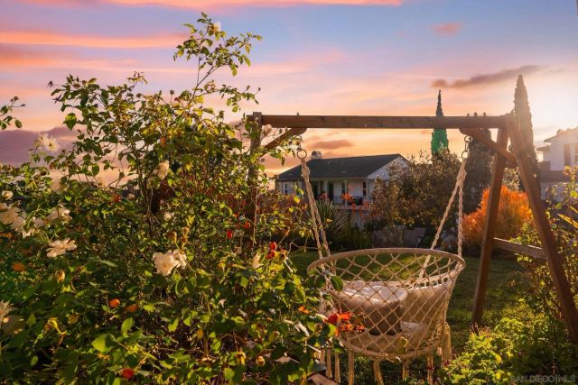 3228 Sitio Montecillo, Carlsbad, CA 92009