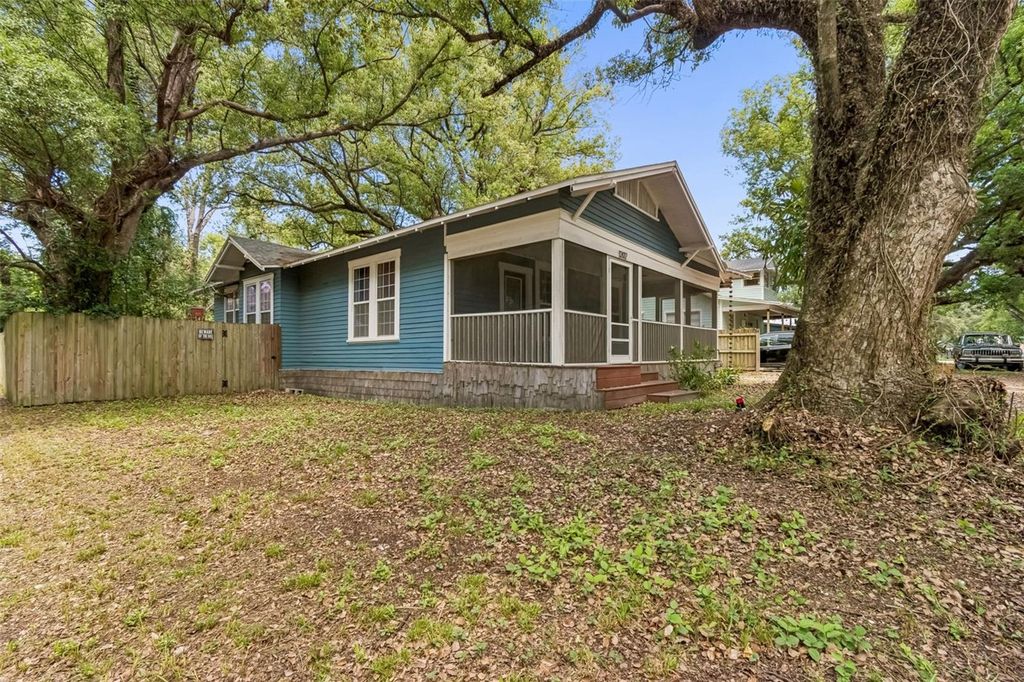 Image 2 of property listing at 1202 E LOUISIANA AVENUE, Tampa, FL 33603