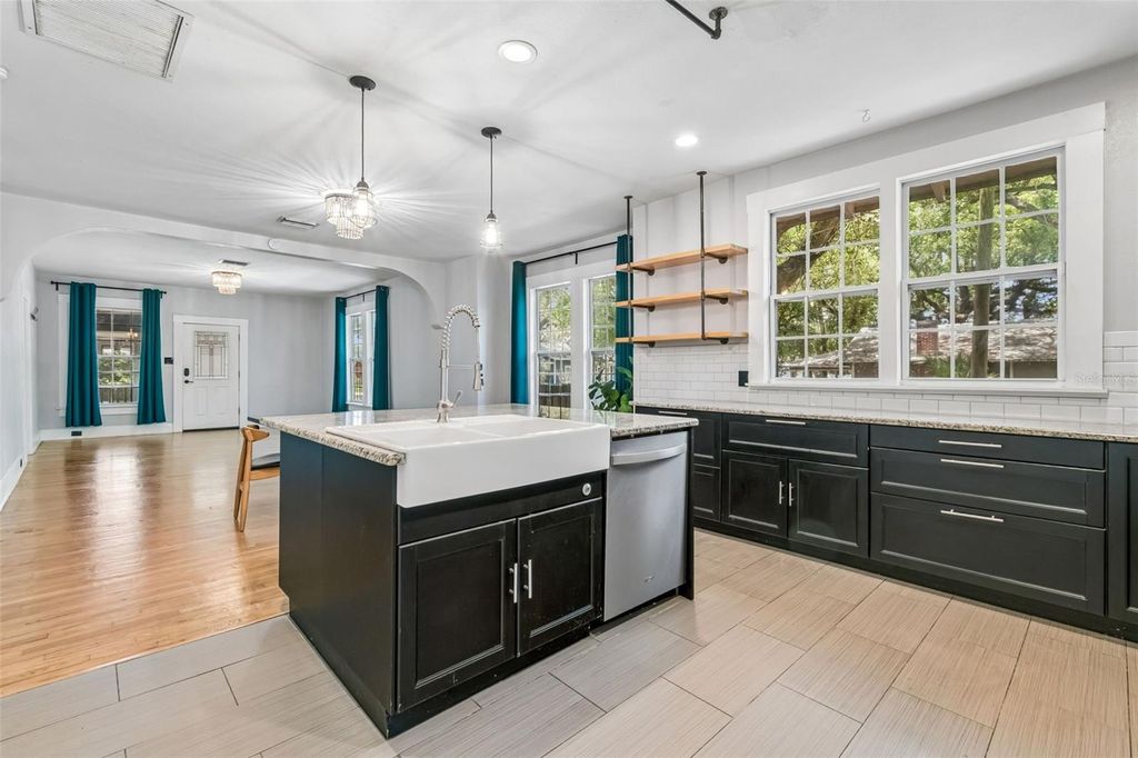 Image 12 of property listing at 1202 E LOUISIANA AVENUE, Tampa, FL 33603