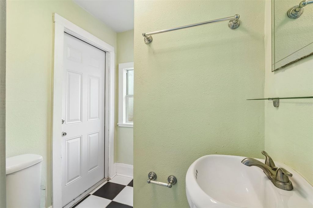 Image 27 of property listing at 1202 E LOUISIANA AVENUE, Tampa, FL 33603