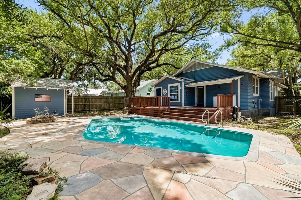 Image 36 of property listing at 1202 E LOUISIANA AVENUE, Tampa, FL 33603