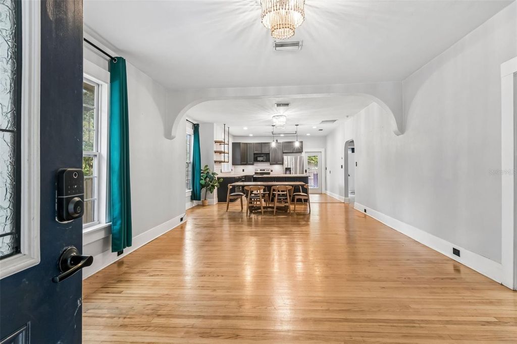 Image 5 of property listing at 1202 E LOUISIANA AVENUE, Tampa, FL 33603