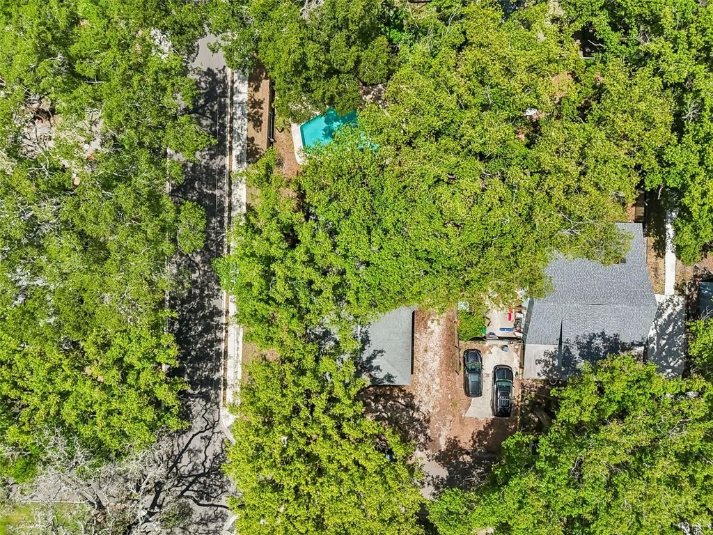 Image 41 of property listing at 1202 E LOUISIANA AVENUE, Tampa, FL 33603