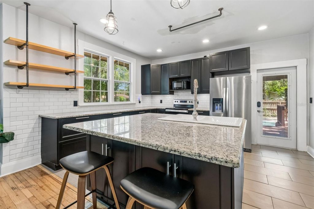 Image 10 of property listing at 1202 E LOUISIANA AVENUE, Tampa, FL 33603