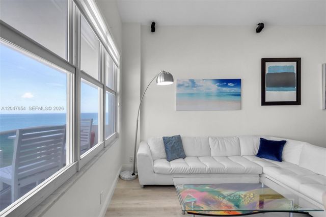 3725 S Ocean Drive PH03, Hollywood, FL 33019