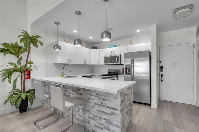 3725 S Ocean Drive PH03, Hollywood, FL 33019