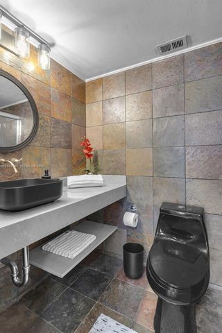 3725 S Ocean Drive PH03, Hollywood, FL 33019