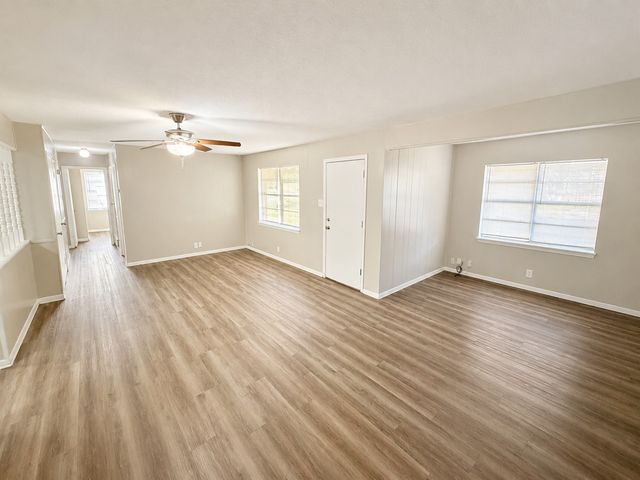 1902 Joslin Street, Cleburne, TX 76033