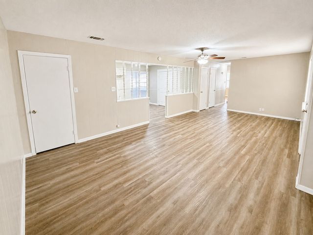 1902 Joslin Street, Cleburne, TX 76033