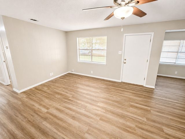 1902 Joslin Street, Cleburne, TX 76033