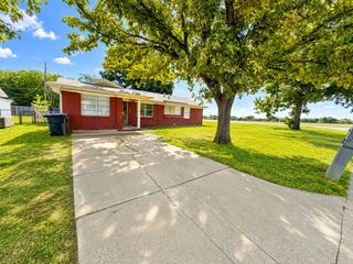 1902 Joslin Street, Cleburne, TX 76033