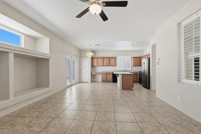 4512 Yellow Harbor Street, Las Vegas, NV 89129