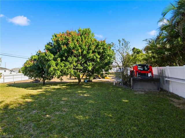 2833 NW 4th AVE, Cape Coral, FL 33993