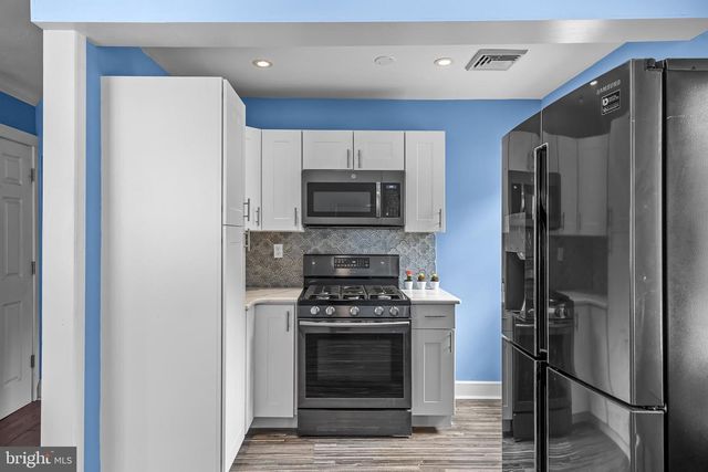 208 S GARFIELD AVE, Moorestown, NJ 08057