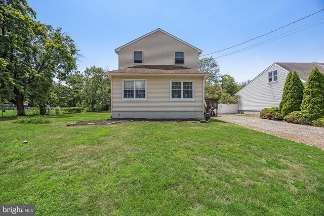 208 S GARFIELD AVE, Moorestown, NJ 08057