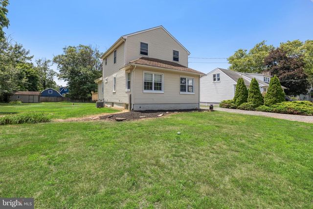 208 S GARFIELD AVE, Moorestown, NJ 08057
