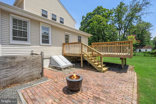 208 S GARFIELD AVE, Moorestown, NJ 08057