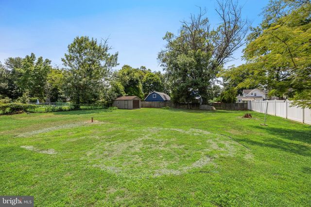208 S GARFIELD AVE, Moorestown, NJ 08057