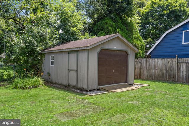 208 S GARFIELD AVE, Moorestown, NJ 08057