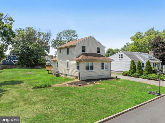 208 S GARFIELD AVE, Moorestown, NJ 08057