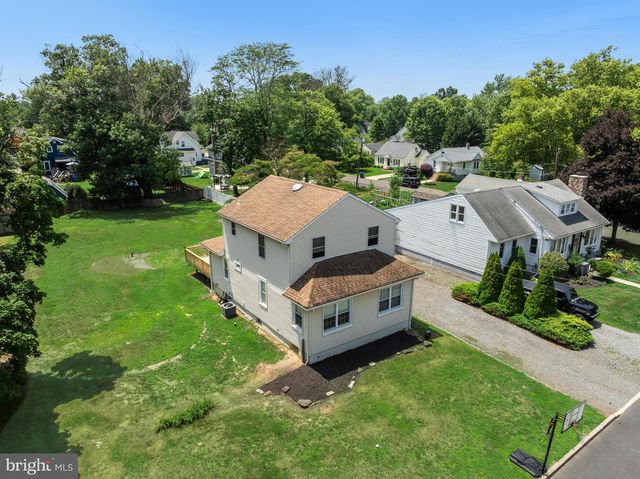 208 S GARFIELD AVE, Moorestown, NJ 08057