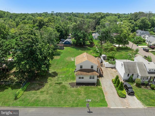 208 S GARFIELD AVE, Moorestown, NJ 08057