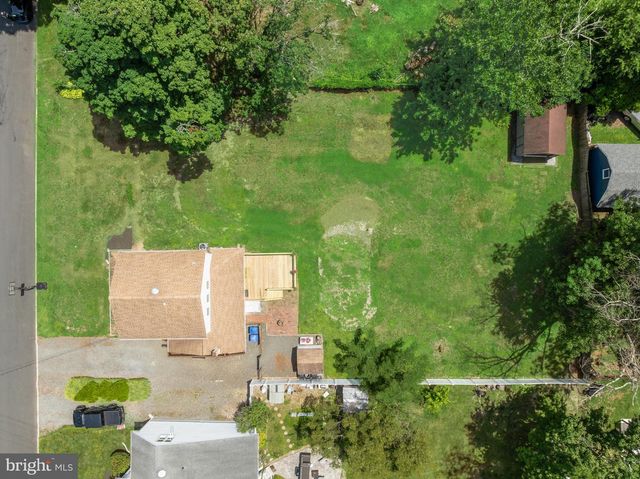 208 S GARFIELD AVE, Moorestown, NJ 08057