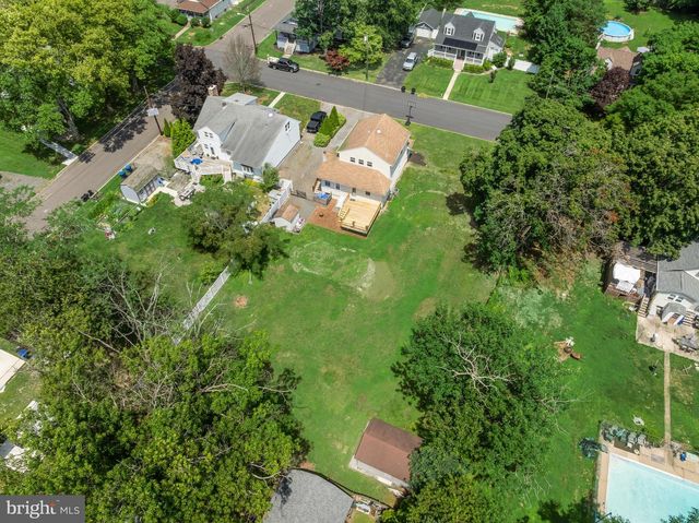 208 S GARFIELD AVE, Moorestown, NJ 08057