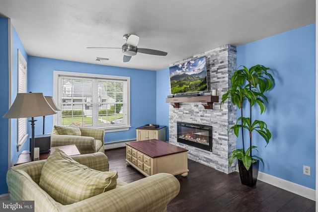 208 S GARFIELD AVE, Moorestown, NJ 08057
