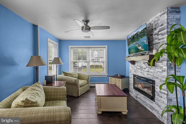 208 S GARFIELD AVE, Moorestown, NJ 08057