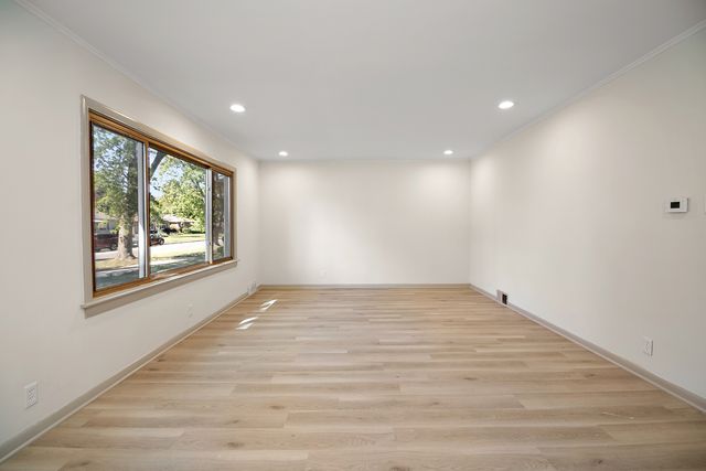 1470 S 5th Avenue, Kankakee, IL 60901