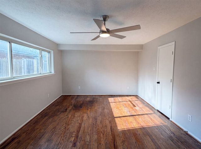 1618 Woodcrest Lane, Carrollton, TX 75006