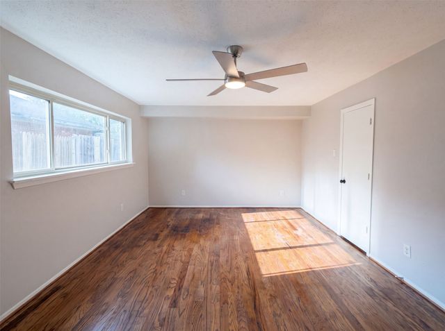 1618 Woodcrest Lane, Carrollton, TX 75006