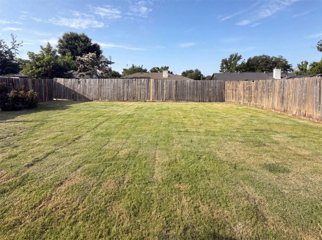 1618 Woodcrest Lane, Carrollton, TX 75006