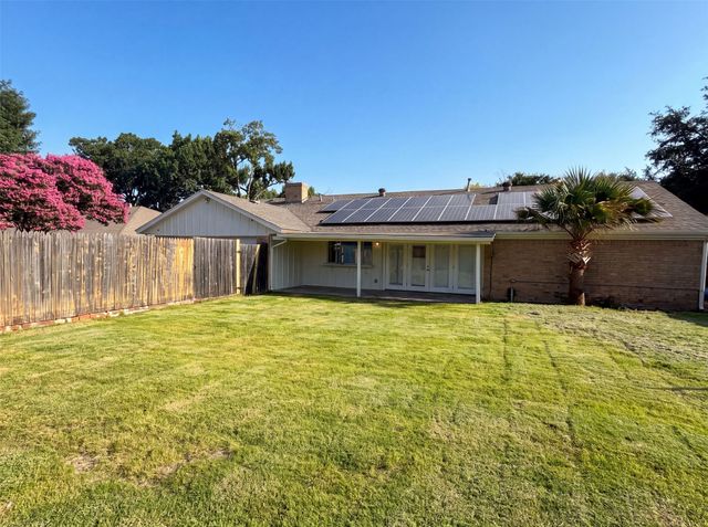 1618 Woodcrest Lane, Carrollton, TX 75006
