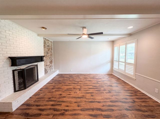 1618 Woodcrest Lane, Carrollton, TX 75006