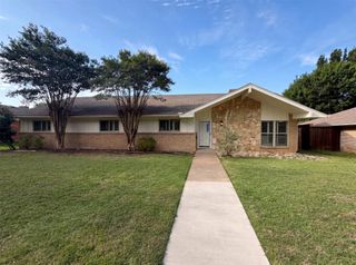 1618 Woodcrest Lane, Carrollton, TX 75006