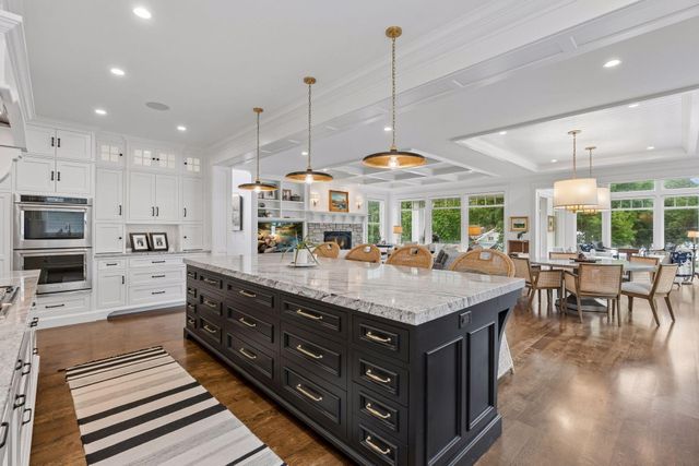 2805 Center Road, Wayzata, MN 55391