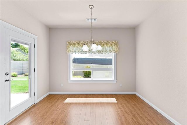 103 Greenmoor Drive, Eagle Point, OR 97524